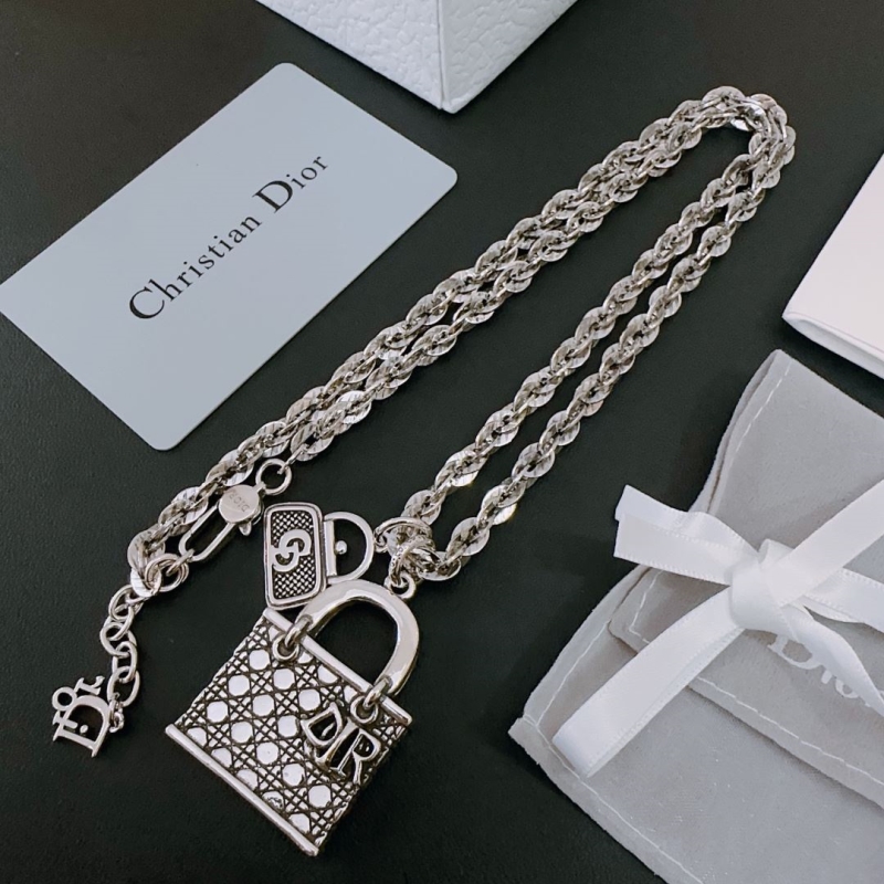 chr1st1an D10r necklaces